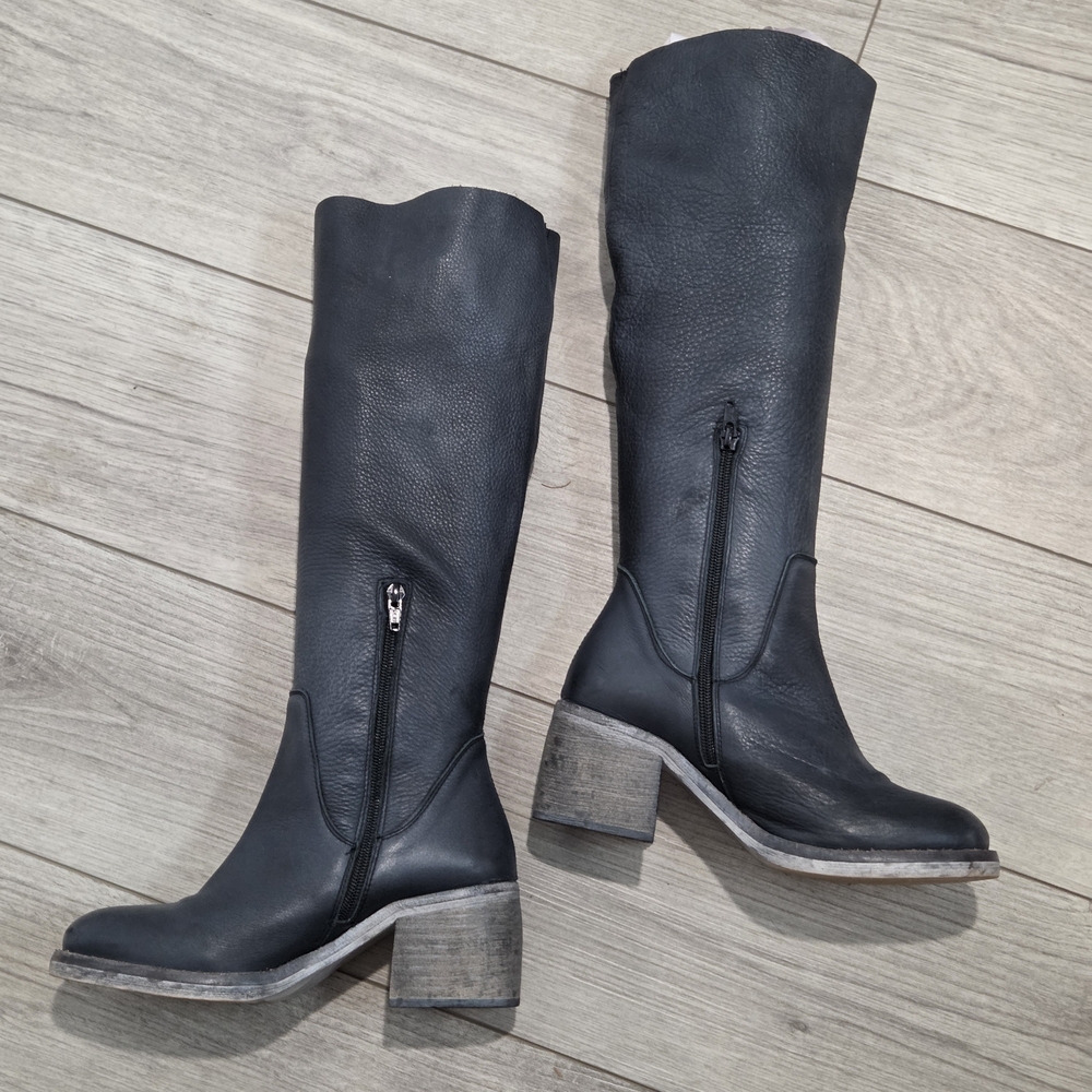 FREE PEOPLE Essential Boots 36 / 6 Washed Out Black Leather Tall Block Heel Boho - Picture 5 of 16